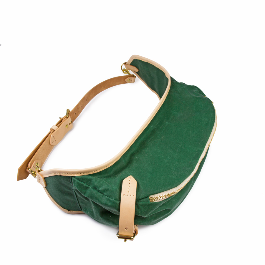 Sac banane en cuir vert ENORA - Paiement 4 fois